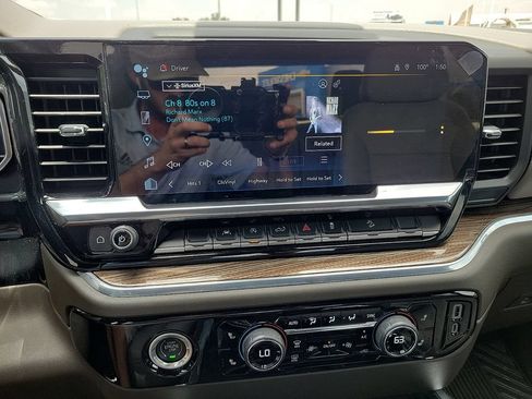 Used 2023 Chevrolet Silverado 1500 RST w/ Z71 Off-Road Package AWD/4WD image 26
