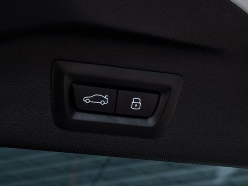 Used 2025 BMW X7 M60i image 33