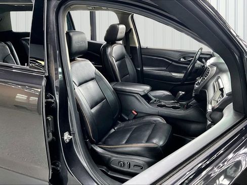 Used 2019 GMC Acadia SLT image 32