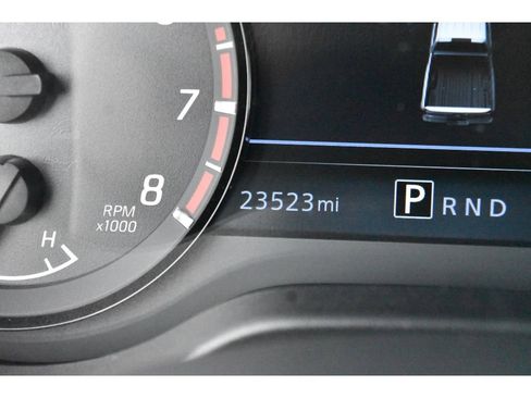 Used 2024 Nissan Titan PRO-4X image 16