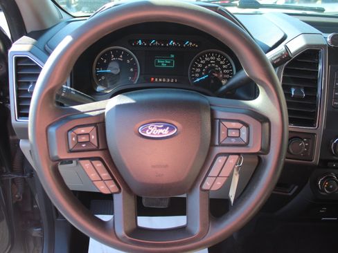 Used 2017 Ford F150 XLT image 14