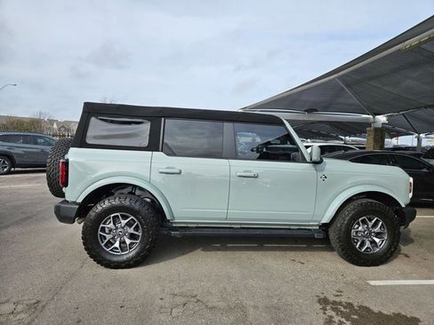Used 2023 Ford Bronco Outer Banks image 4