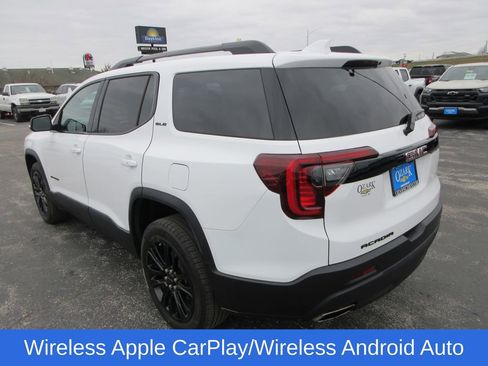 Used 2023 GMC Acadia SLE w/ Driver Convenience Package image 3