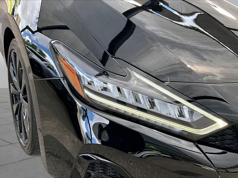 Used 2023 Nissan Maxima SR w/ Sport Mat Group FWD image 28