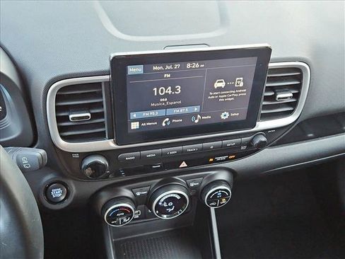 Used 2025 Hyundai Venue SEL FWD image 14