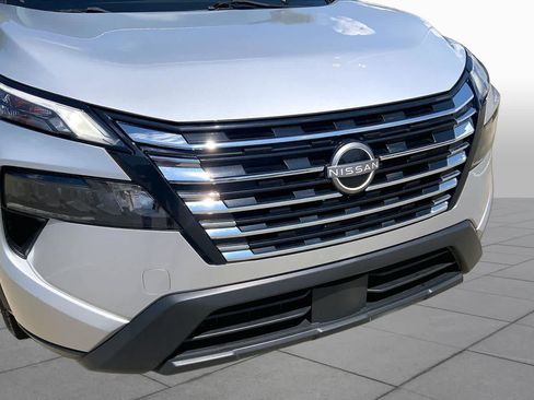 Used 2024 Nissan Rogue S FWD image 30