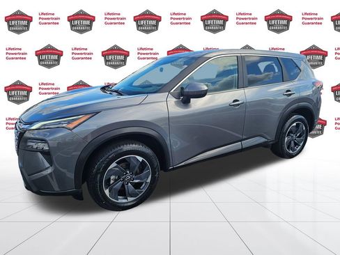 Used 2025 Nissan Rogue SV image 1