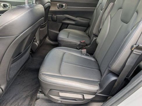 Used 2022 Kia Sorento EX w/ Panoramic Sunroof Package FWD image 31