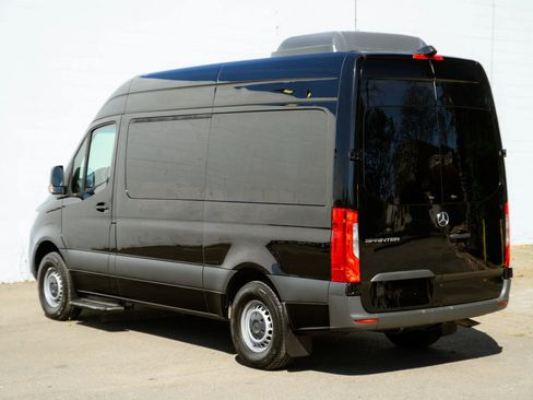 Used 2020 Mercedes-Benz Sprinter 1500 image 20