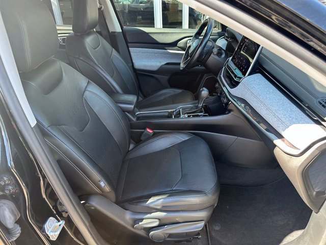 Used 2022 Jeep Compass Latitude w/ Sun and Sound Group AWD/4WD image 12