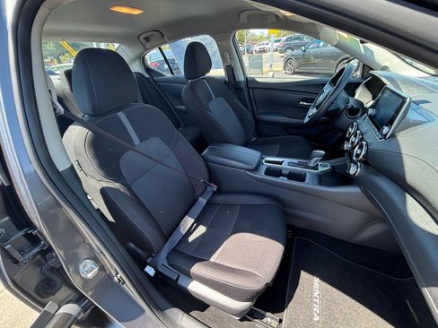 Used 2025 Nissan Sentra SV FWD image 34
