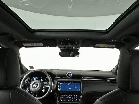 New 2025 Maserati Grecale Folgore image 18