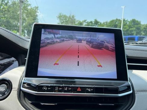 Used 2024 Jeep Compass Limited image 18