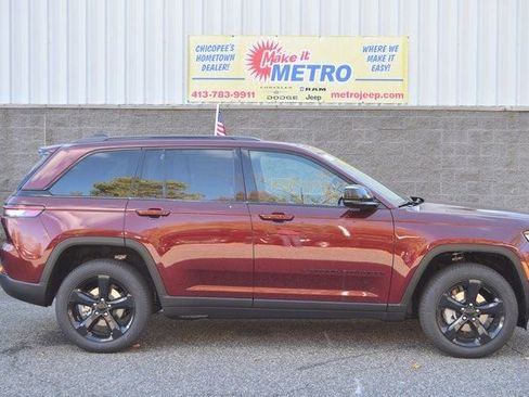 New 2025 Jeep Grand Cherokee Limited w/ Black Appearance Package image 1