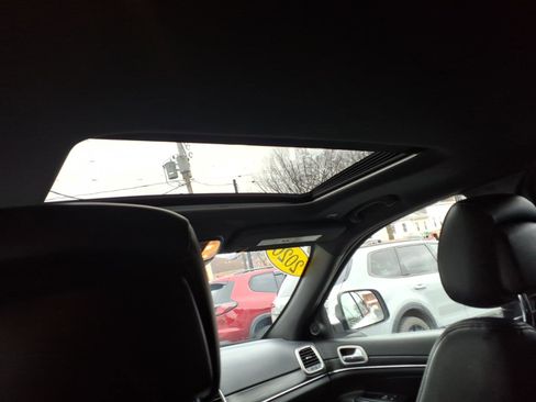 Used 2020 Jeep Grand Cherokee Limited image 14