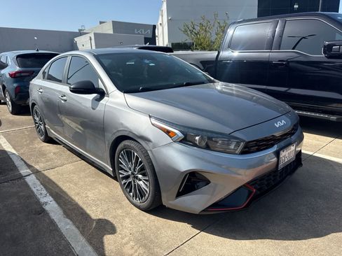 Used 2022 Kia Forte GT-Line w/ GT-Line Premium Package FWD image 2