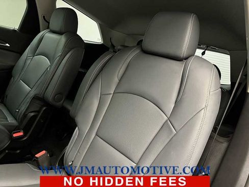 Used 2021 Buick Enclave Essence image 15