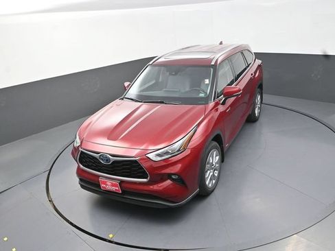 Used 2021 Toyota Highlander Limited AWD/4WD image 24