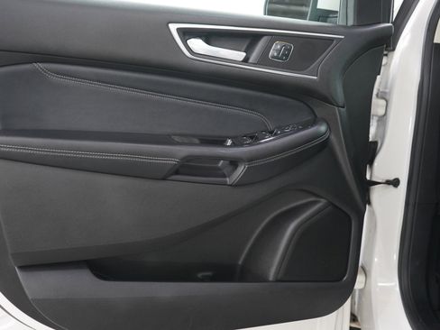 Used 2015 Ford Edge Titanium w/ Equipment Group 302A AWD/4WD image 19