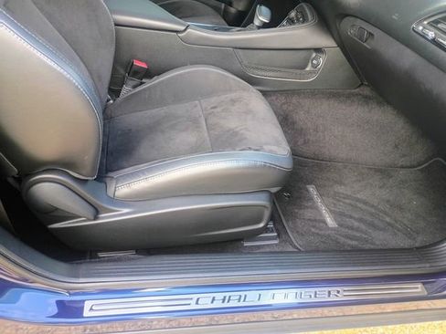 Used 2017 Dodge Challenger R/T Scat Pack w/ Leather Interior Group RWD image 48