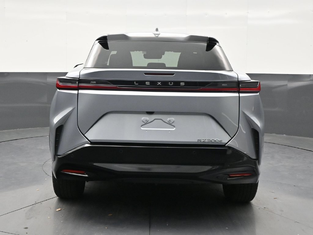 Used 2024 Lexus RZ 300e Premium FWD image 4