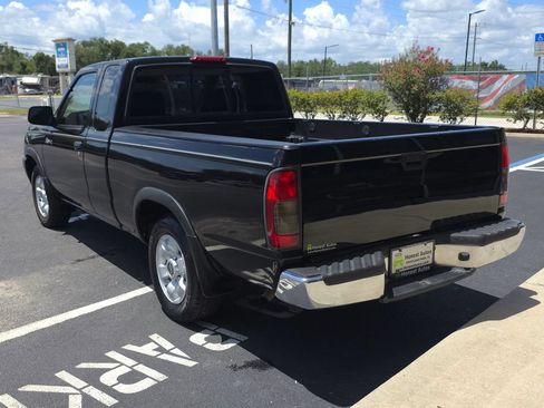 Used 2000 Nissan Frontier XE RWD image 8