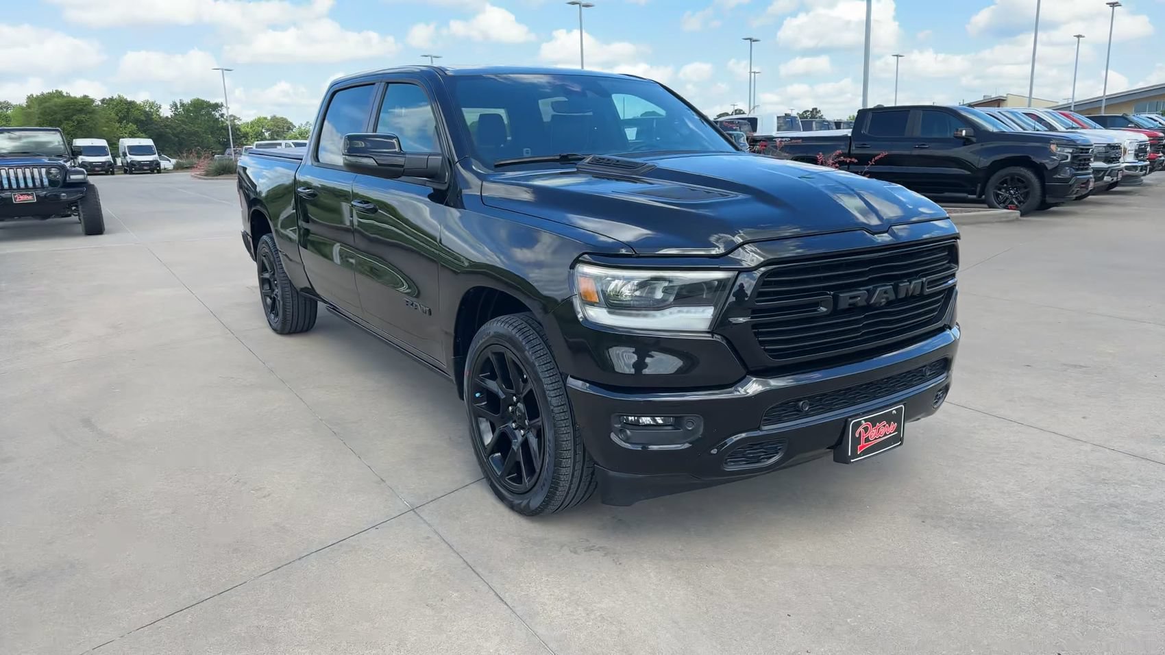 Used 2023 RAM 1500 Laramie AWD/4WD image 2