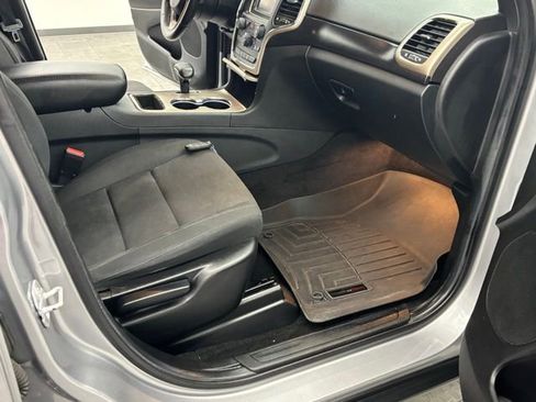 Used 2014 Jeep Grand Cherokee Laredo w/ Quick Order Package 23E image 28