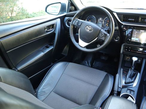 Used 2018 Toyota Corolla SE w/ SE Premium Package FWD image 23