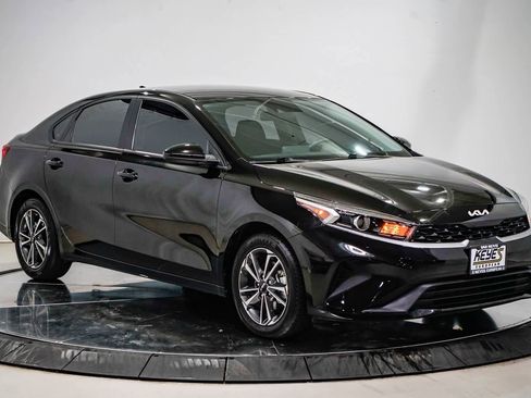 Used 2023 Kia Forte LXS image 5
