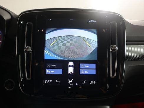 Used 2021 Volvo XC40 T5 R-Design image 48