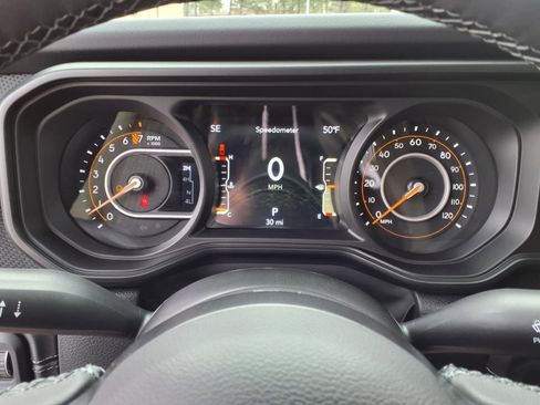 New 2025 Jeep Gladiator Rubicon w/ Convenience Group image 25