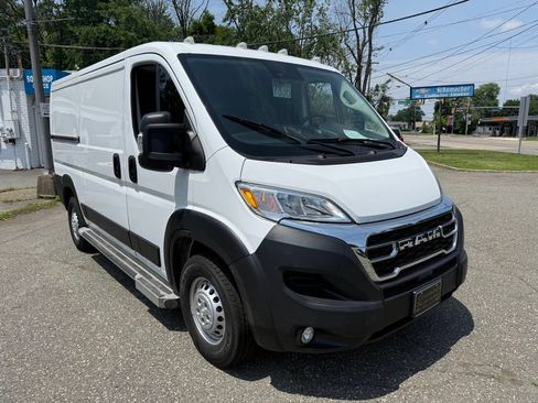 Used 2025 RAM ProMaster 2500 w/ U-Haul Equipment Group FWD image 3