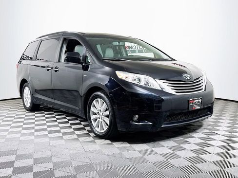 Used 2017 Toyota Sienna XLE Premium image 1