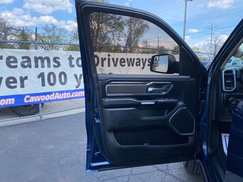 Used 2019 RAM 1500 Laramie AWD/4WD image 13
