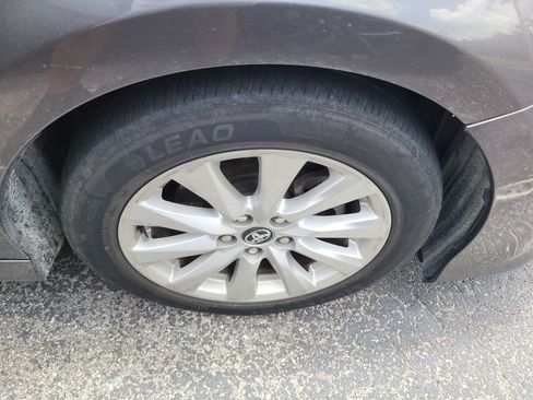 Used 2020 Toyota Camry LE FWD image 9