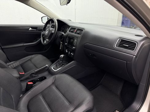 Used 2012 Volkswagen Jetta SE FWD image 7