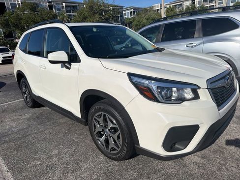 Used 2019 Subaru Forester Premium AWD/4WD image 4