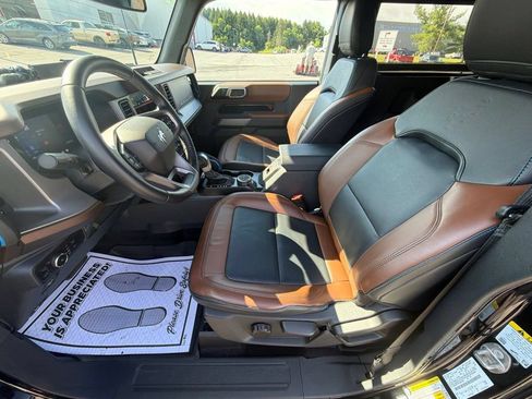 Used 2023 Ford Bronco Outer Banks AWD/4WD image 14