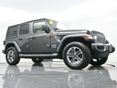 Used 2018 Jeep Wrangler Unlimited Sahara w/ Cold Weather Group AWD/4WD image 43
