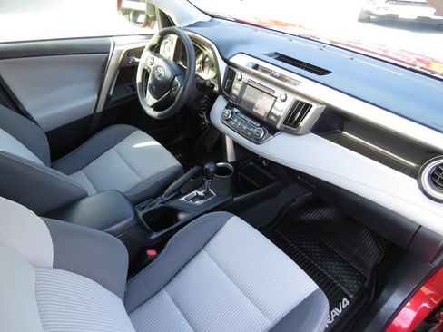 Used 2015 Toyota RAV4 XLE AWD/4WD image 14