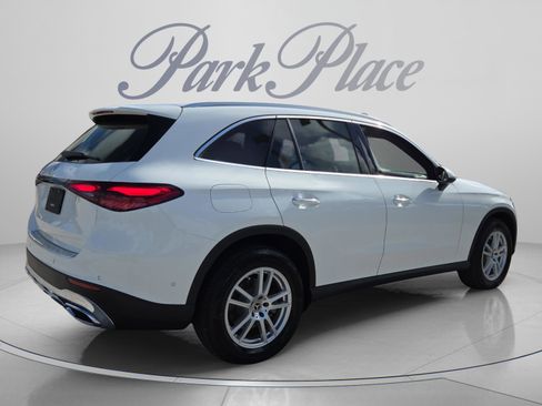 Certified 2025 Mercedes-Benz GLC 300 image 6