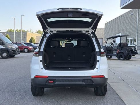 Used 2022 Jeep Grand Cherokee Trailhawk w/ ADV Protech Group II AWD/4WD image 20