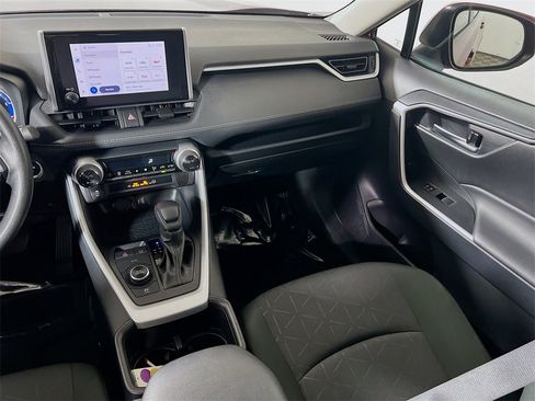 Certified 2025 Toyota RAV4 XLE image 21