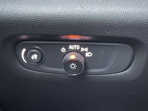 Used 2023 Chevrolet Traverse RS AWD/4WD image 23