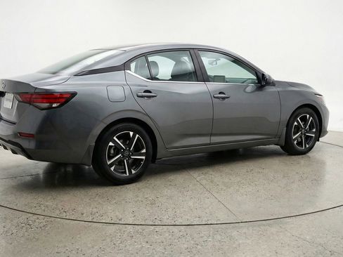 Used 2025 Nissan Sentra SV FWD image 9