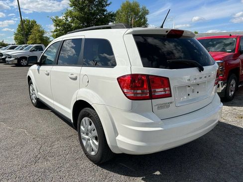 Used 2017 Dodge Journey SE image 4