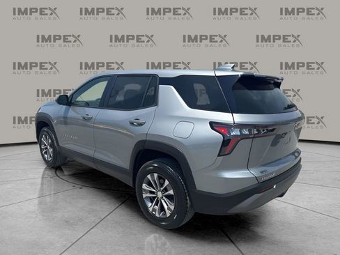 Used 2026 Chevrolet Equinox LT FWD image 3