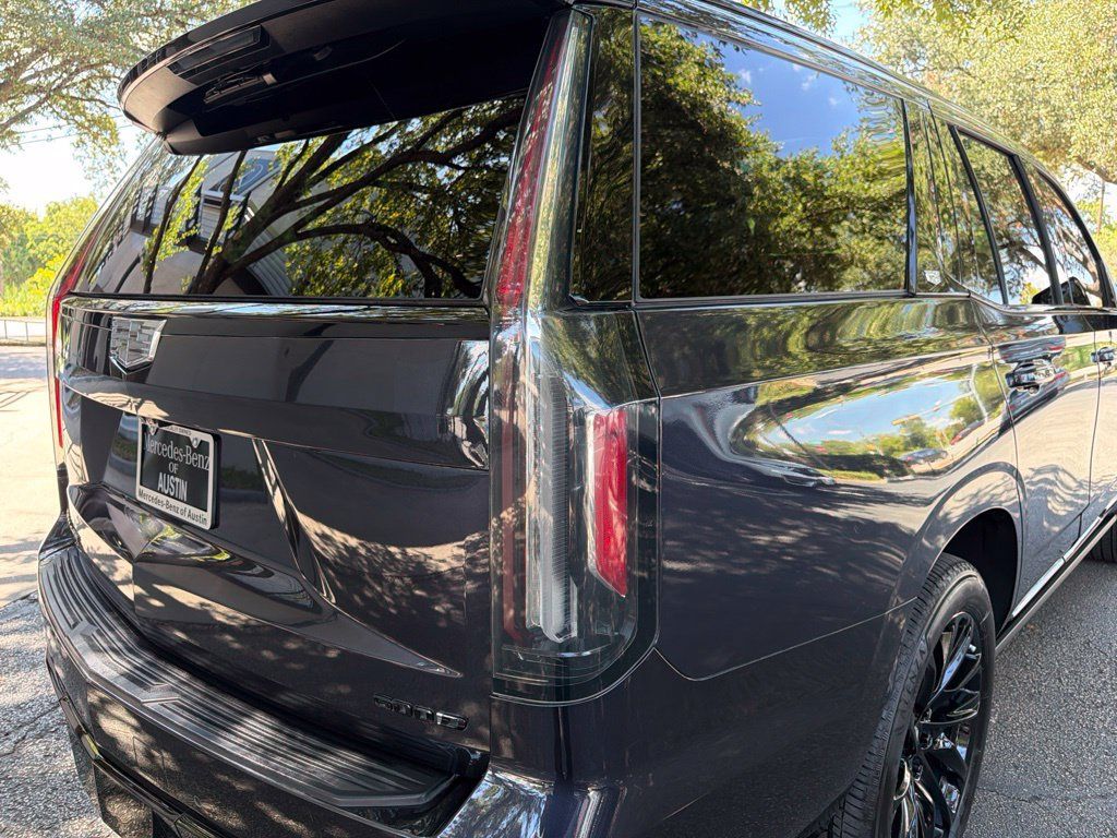 Used 2023 Cadillac Escalade Sport w/ LPO, ONYX Package AWD/4WD image 12
