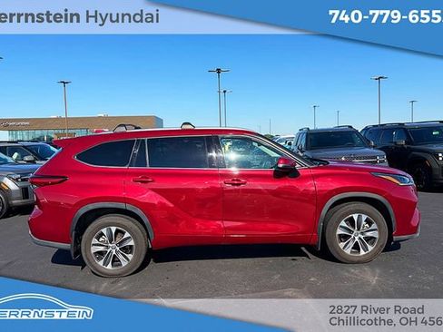 Used 2021 Toyota Highlander XLE AWD/4WD image 33